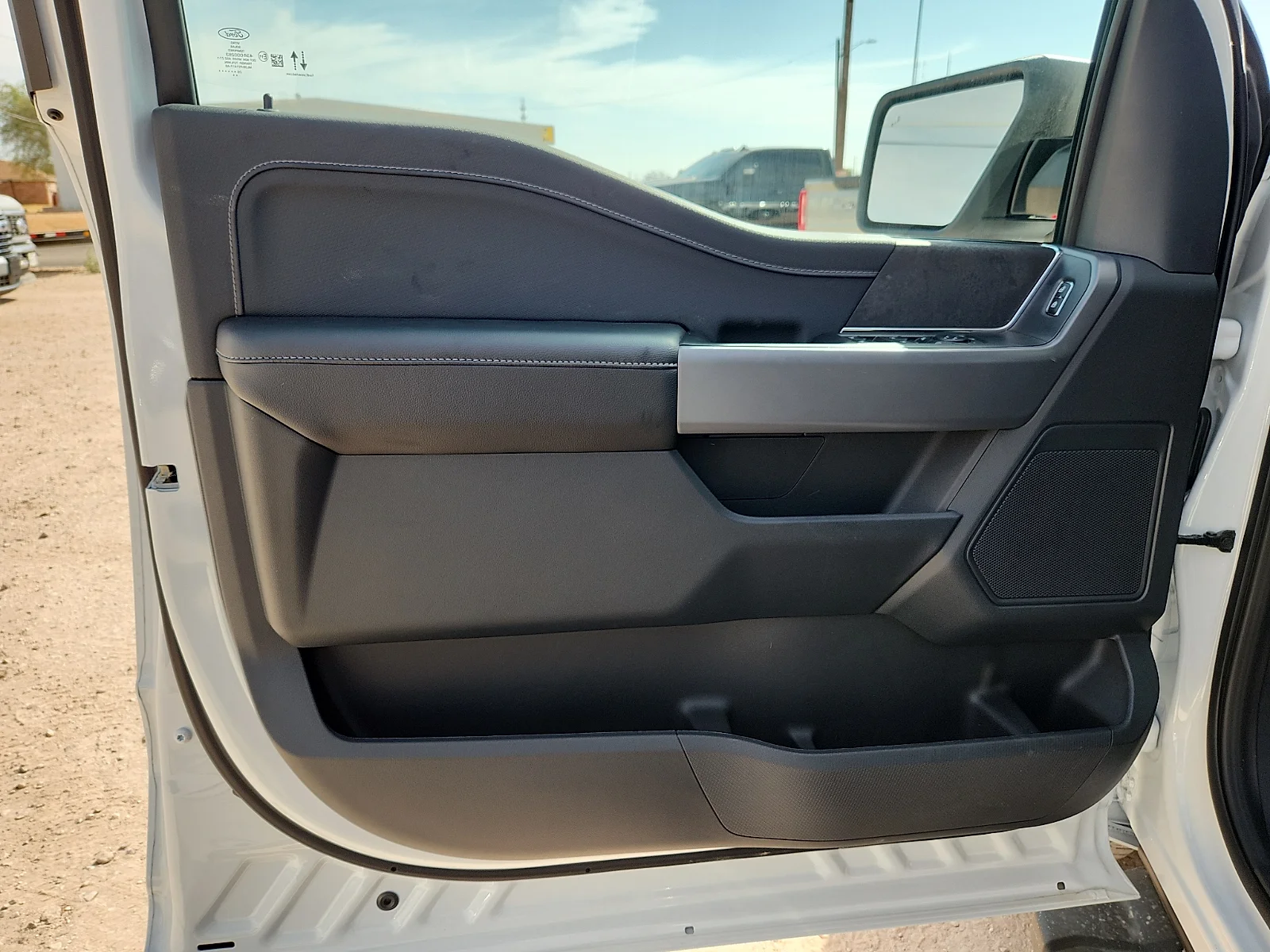 New 2026 Oxford White Ford XLT image 14