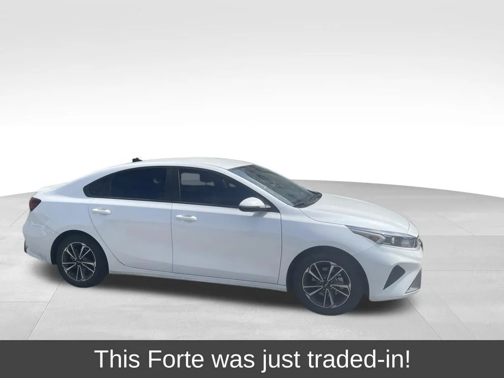 Certified Used 2024 Snow White Pearl Kia LXS image 1