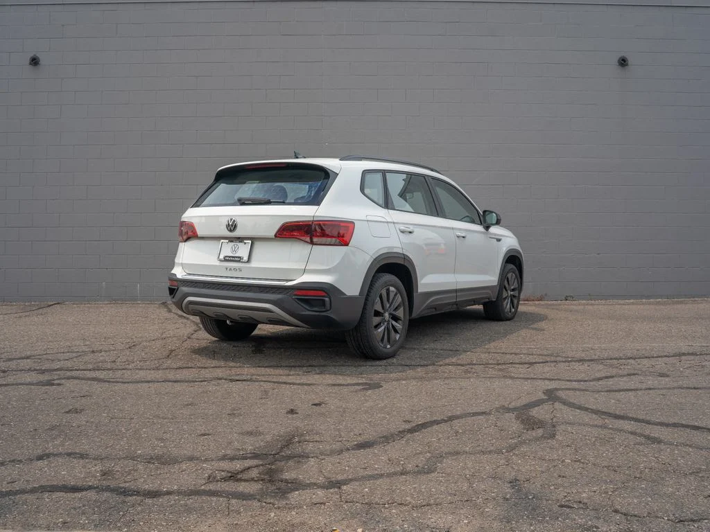 Used 2023 White Volkswagen 1.5T S image 7