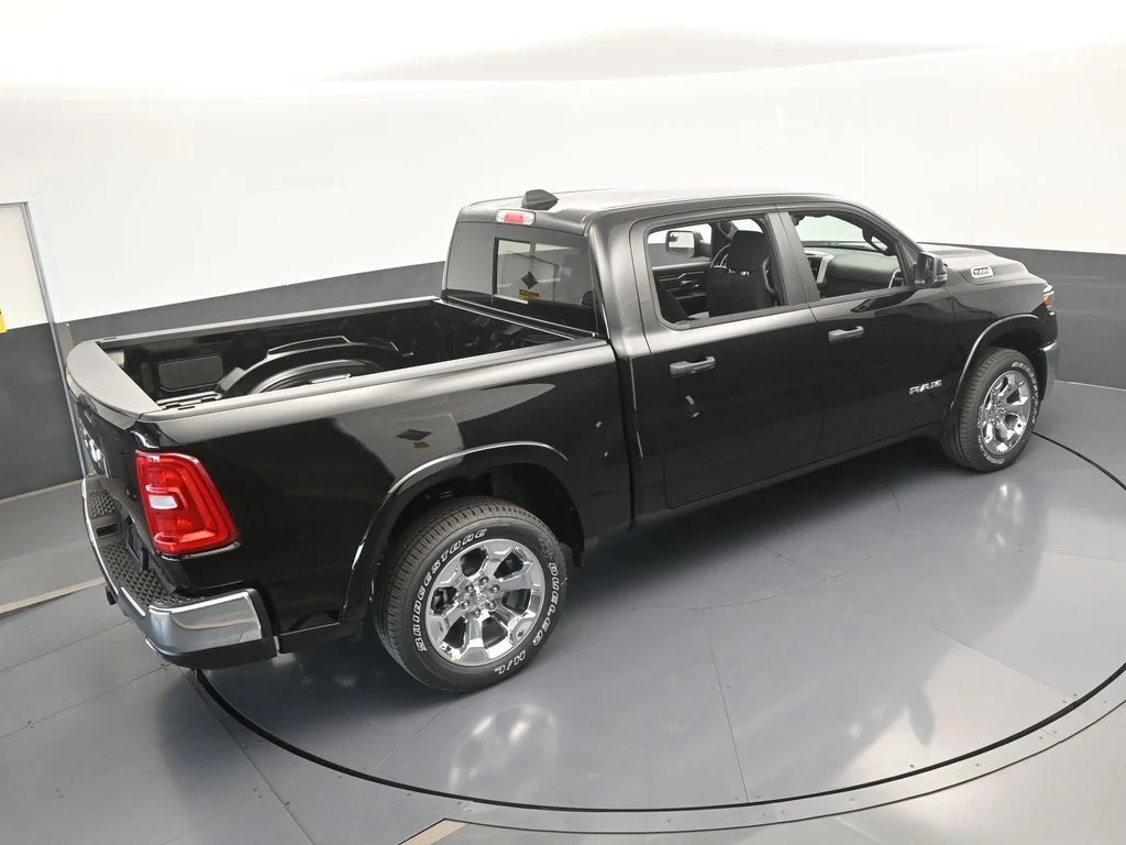 New 2026 Diamond Black Crystal Pearl-Coat Exterior Paint RAM Big Horn/Lone Star image 45