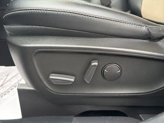 Used 2022 Black Metallic Ford Titanium image 25