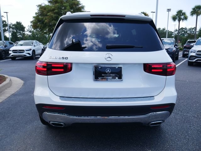 New 2026 Polar White Mercedes-Benz GLB 250 image 5
