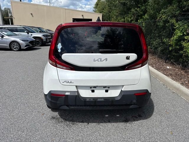 Used 2022 White Kia LX image 4
