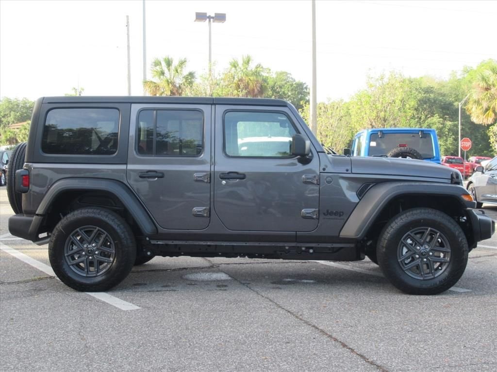 New 2026 Granite Crystal Metallic Clear-Coat Exterior Paint Jeep Sport S image 2