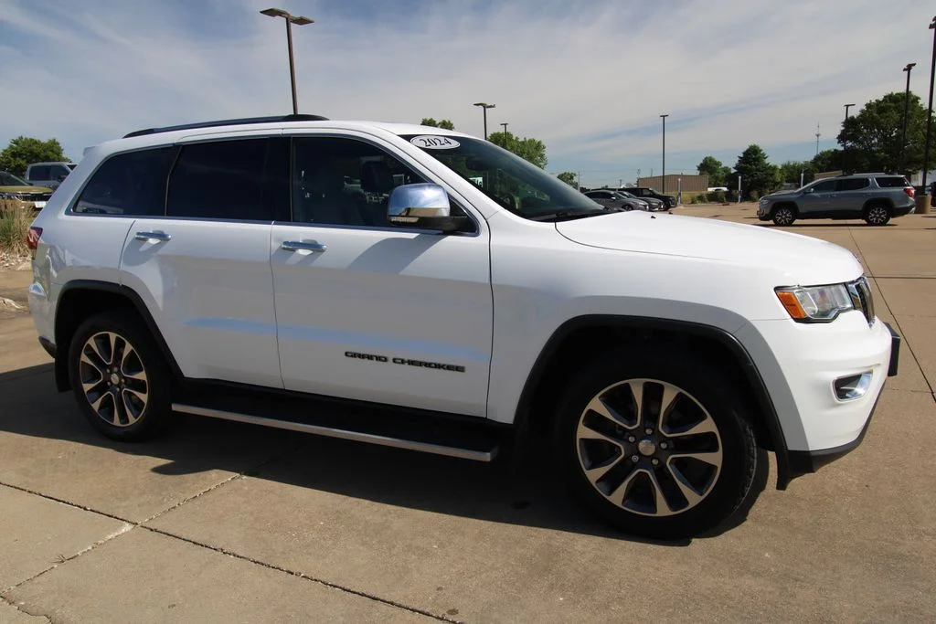 Used 2018 White Jeep Limited image 3