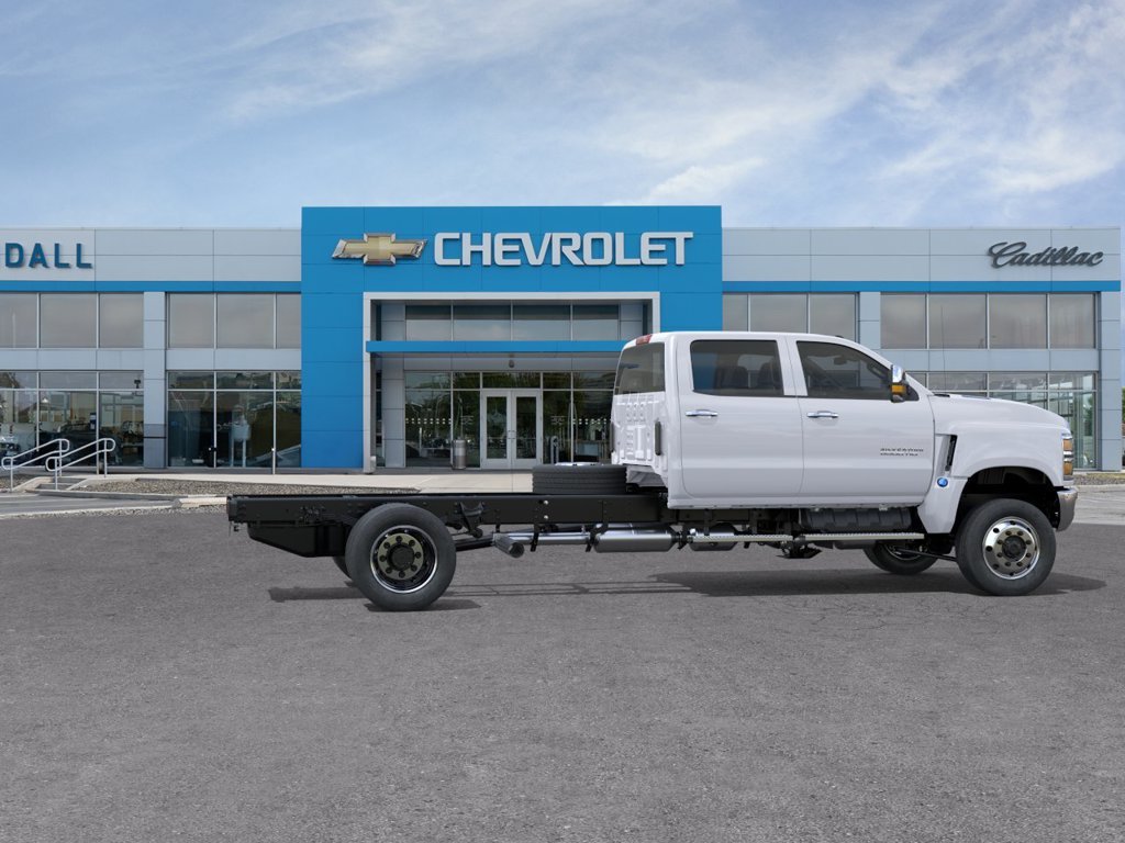 New 2026 Summit White Chevrolet Work Truck image 5