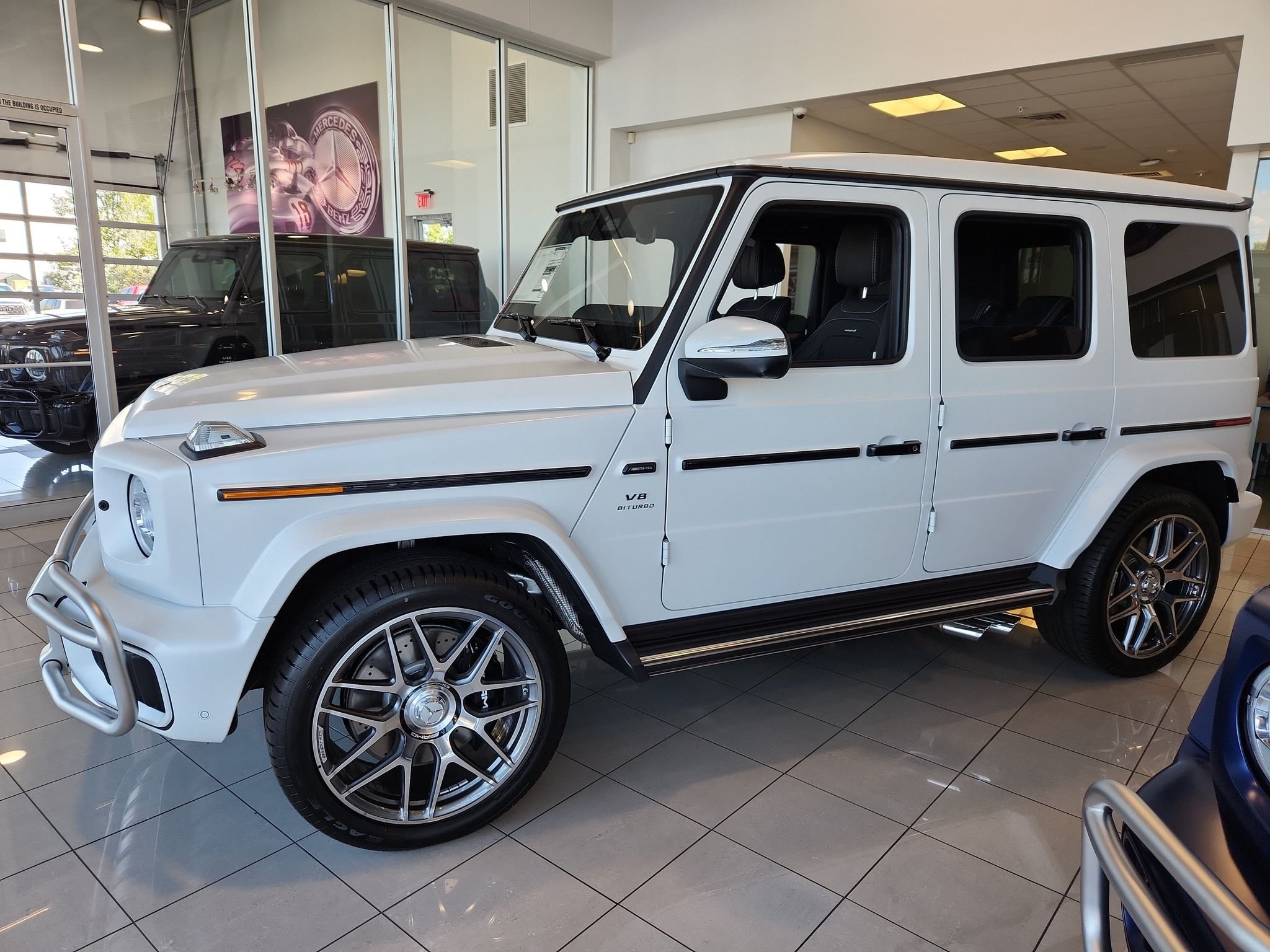 New 2027 MANUFAKTUR Moonlight White Magno Mercedes-Benz AMG® G 63 image 5