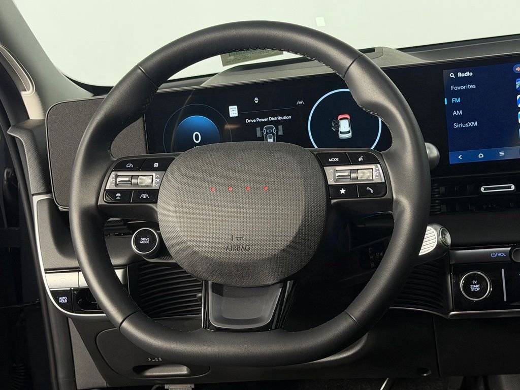 Used 2025 Green Hyundai Limited image 14