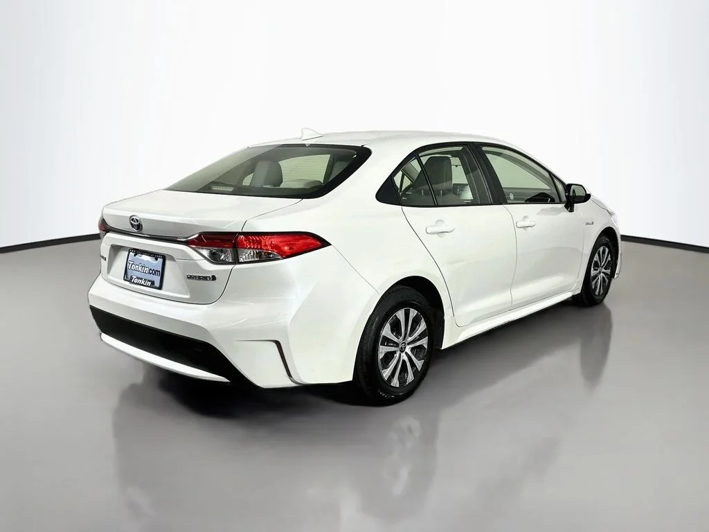 Used 2021 Blizzard Pearl Toyota LE image 8