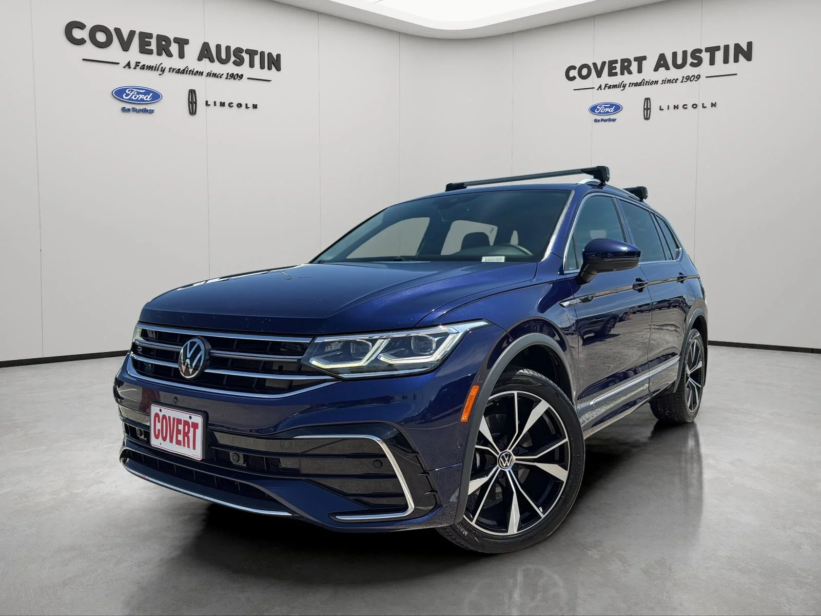 Used 2024  Volkswagen 2.0T SEL R-Line image 1