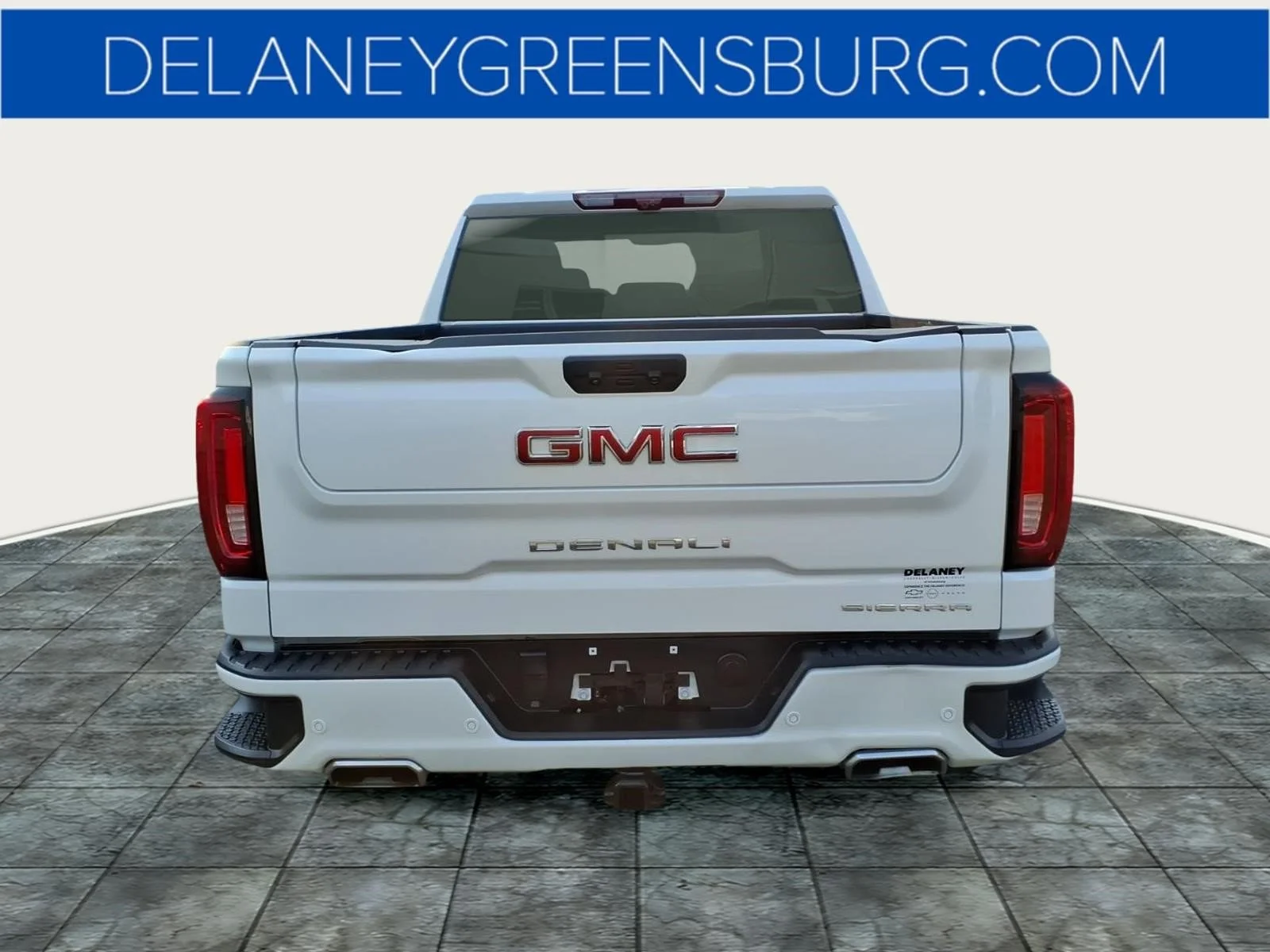 Used 2024 White Frost Tricoat G1w GMC Denali image 4