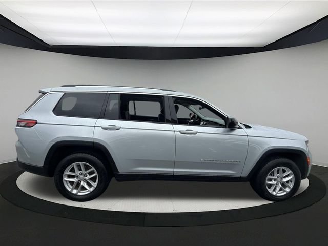 2023 Jeep Grand Cherokee Laredo photo 3