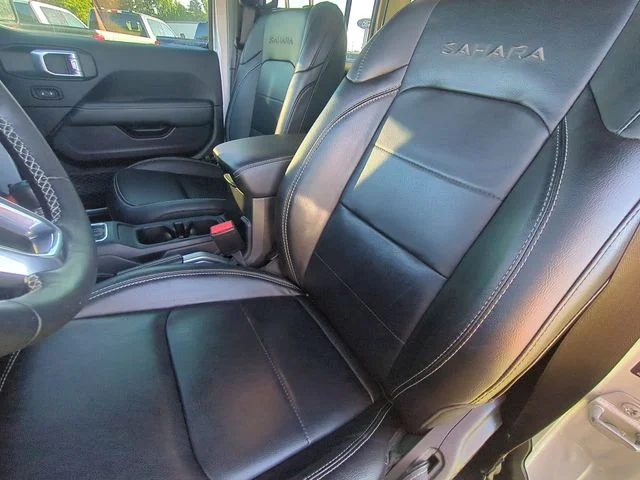 Used 2023 Silver Jeep Sahara image 21