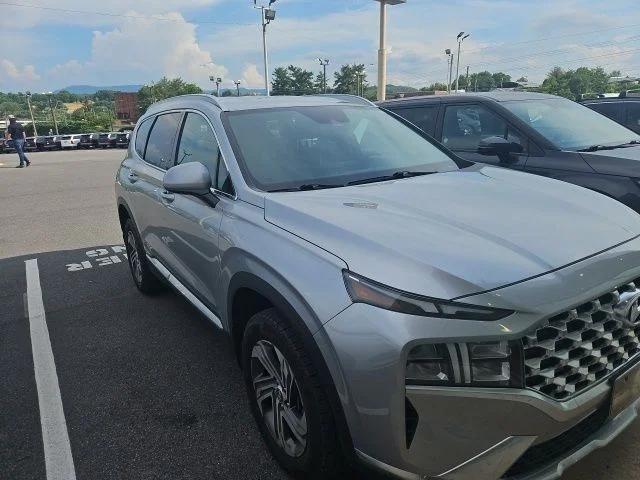 Used 2022 Silver Hyundai SEL image 2