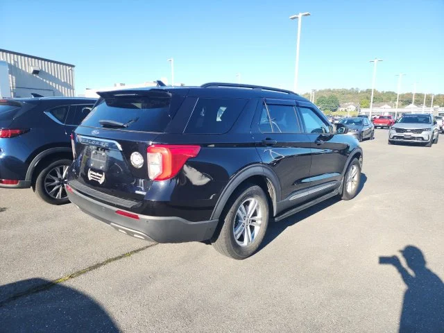 Used 2020 Black Ford XLT image 5