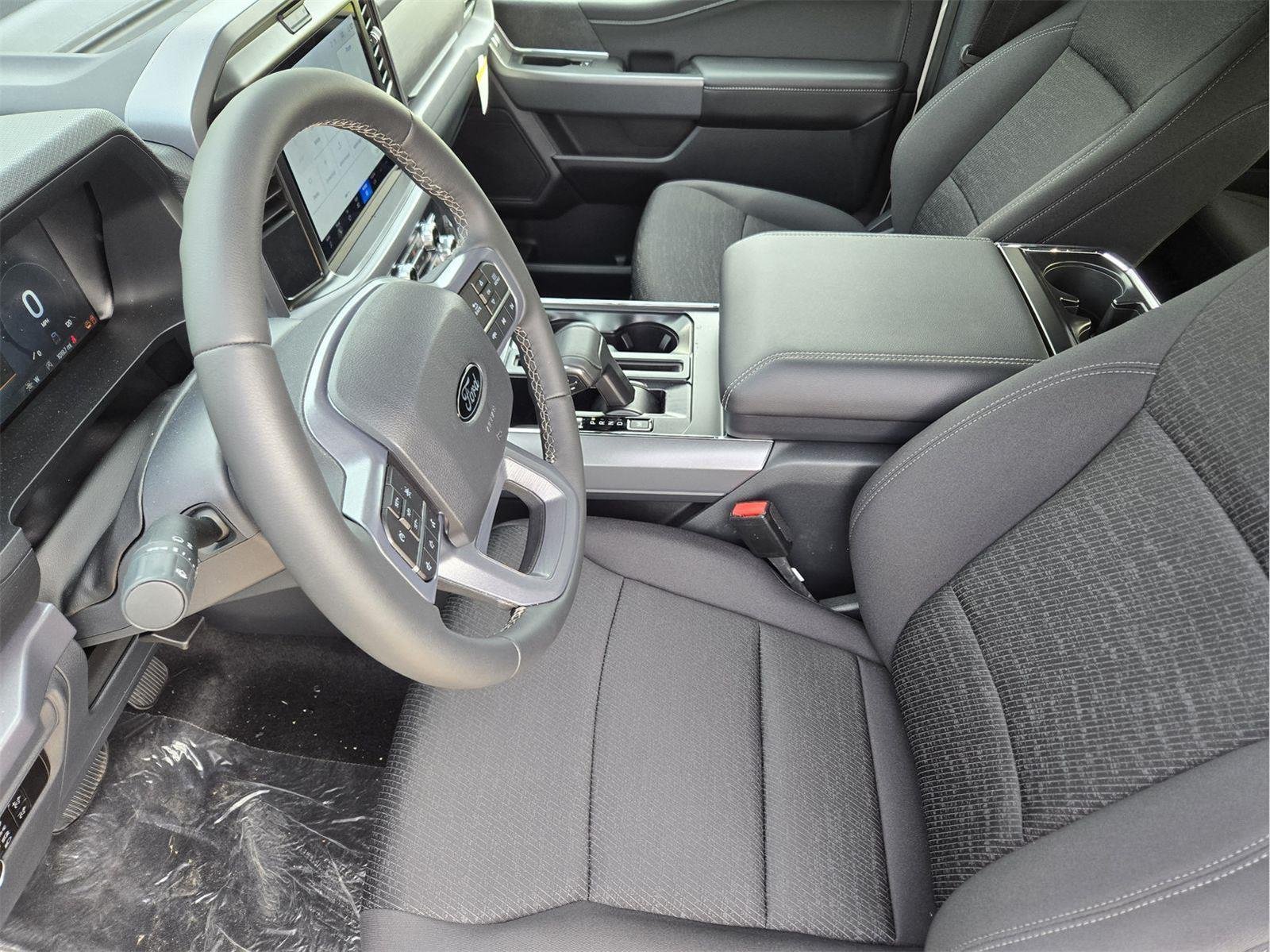 New 2026 Oxford White Ford XLT image 8