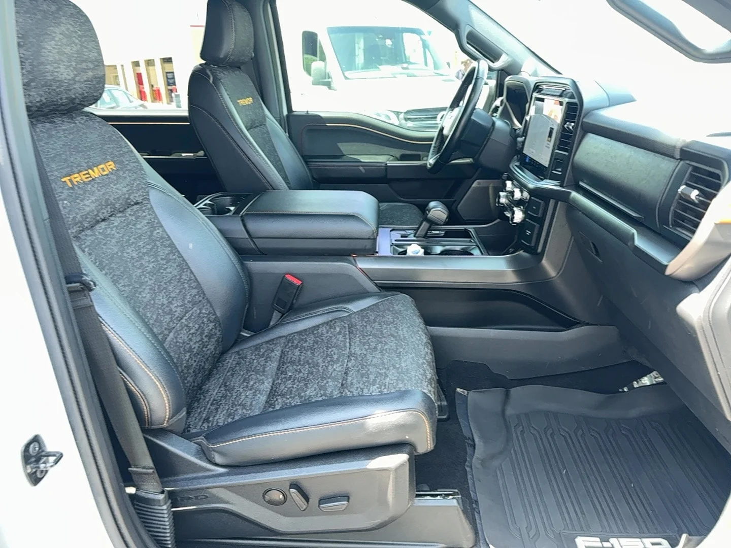 Used 2024 Gray Ford Tremor image 34