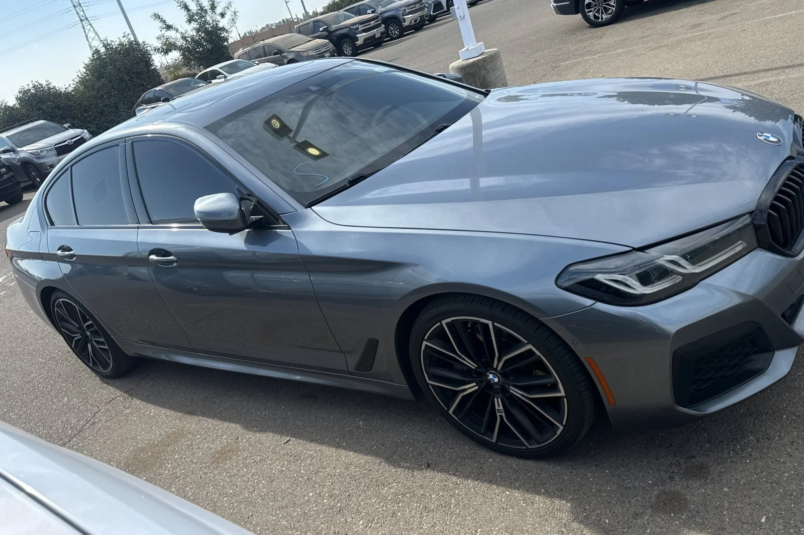 Used 2022 Blue BMW 530i image 3