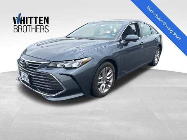 Used 2019 Gray Toyota XLE image 1