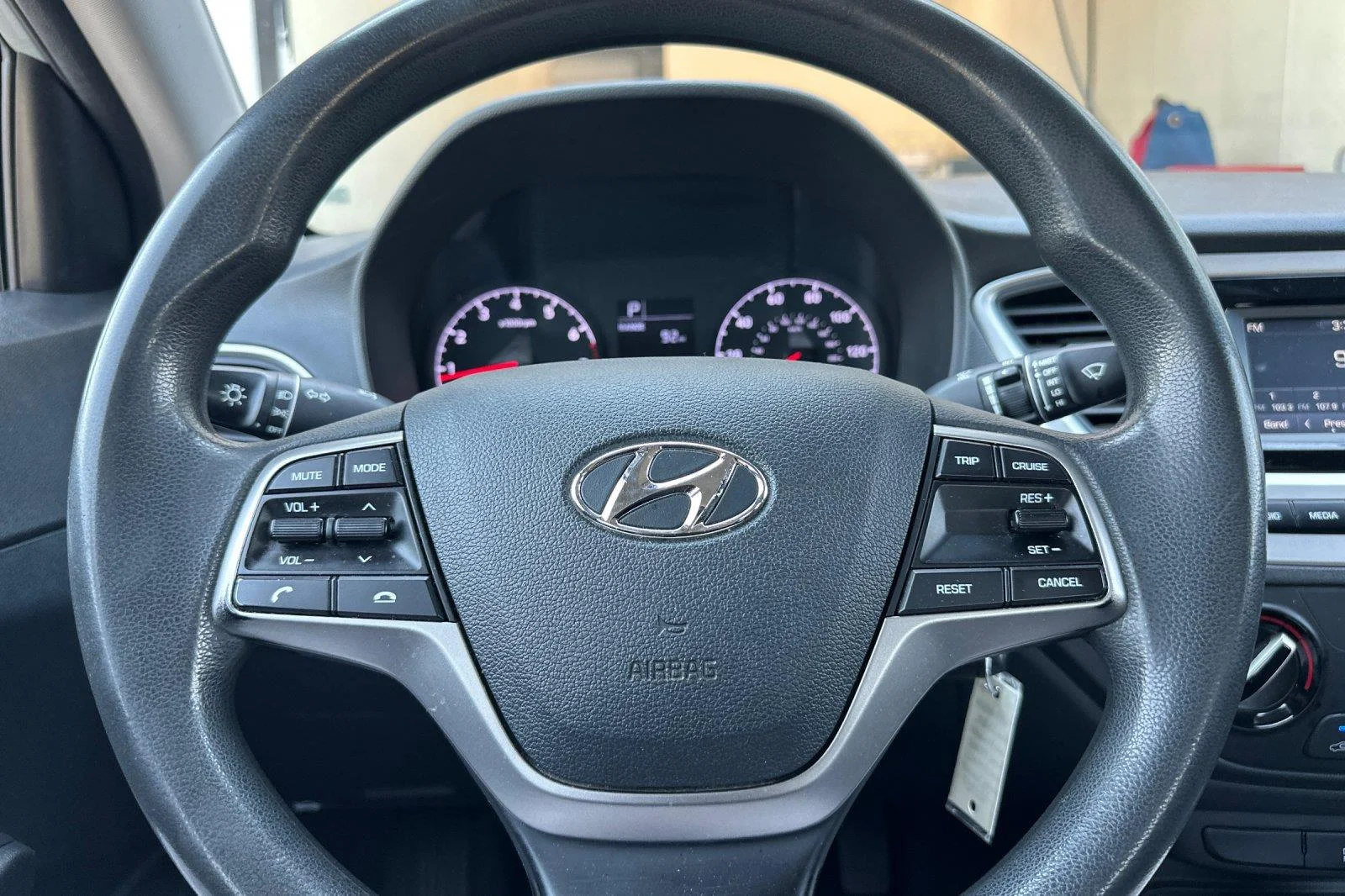 Used 2022 Olympus Silver Hyundai SE image 21