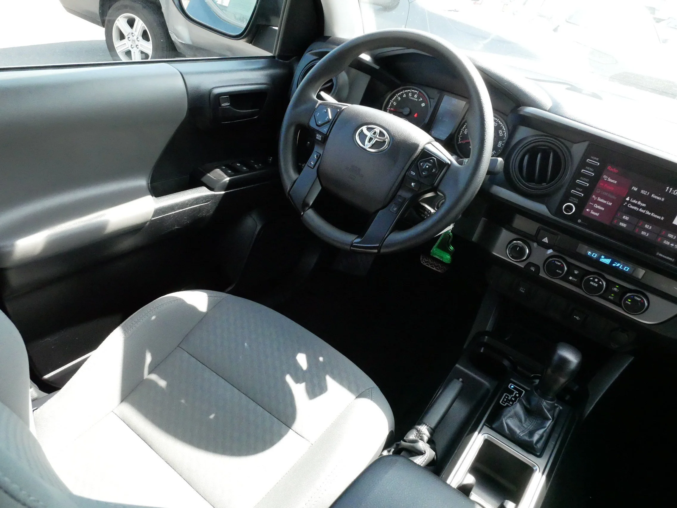 Used 2021 Midnight Black Metallic Toyota SR image 9