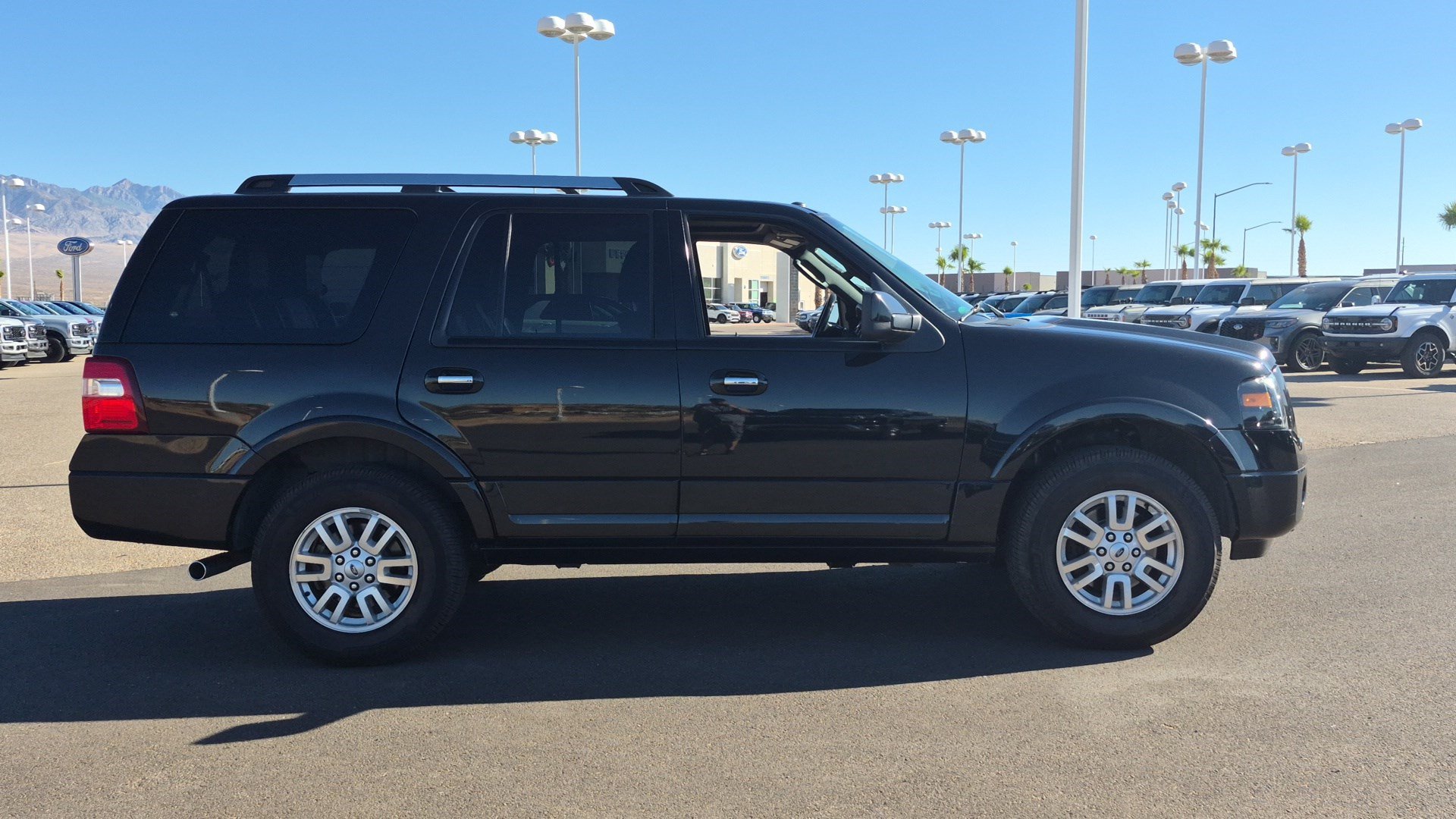 Used 2013 Ford Expedition Limited with VIN 1FMJU2A54DEF08247 for sale in Mesquite, NV
