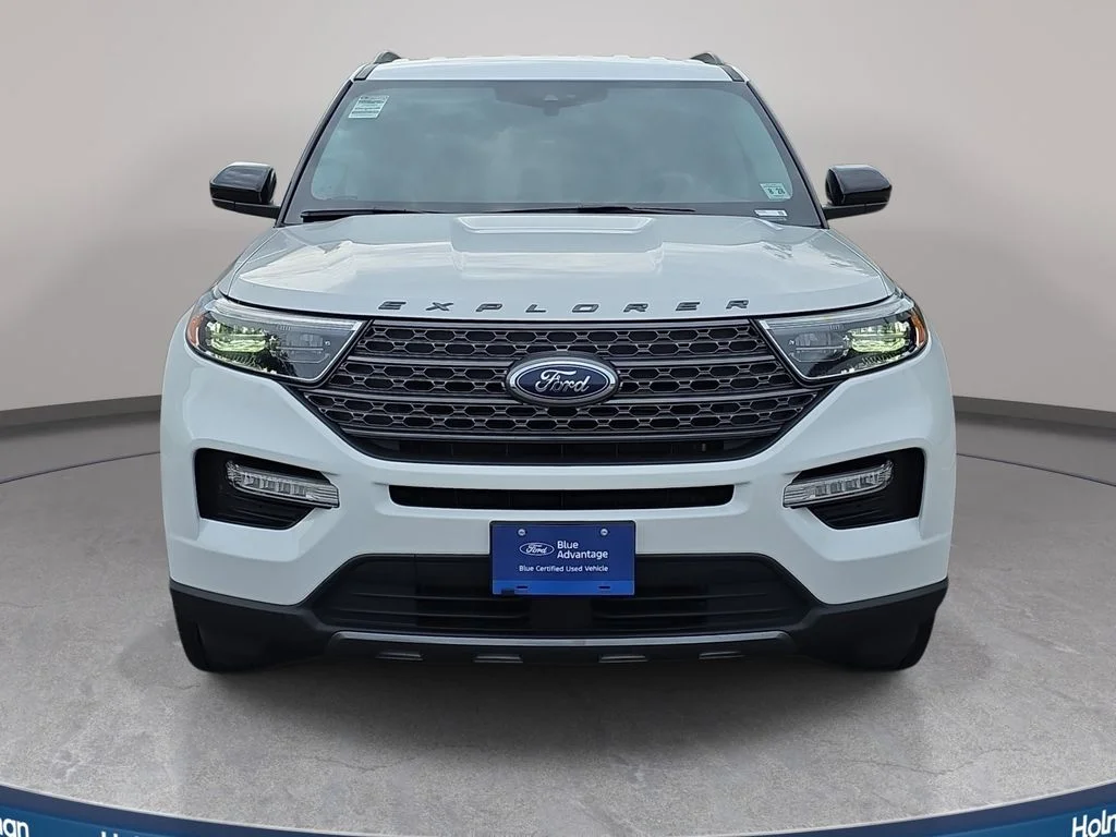 Certified Used 2023 White Metallic Ford XLT image 2