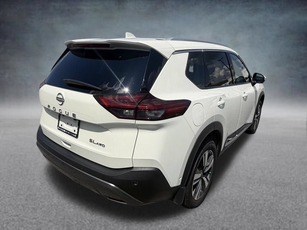 Used 2023 White Nissan SL image 5