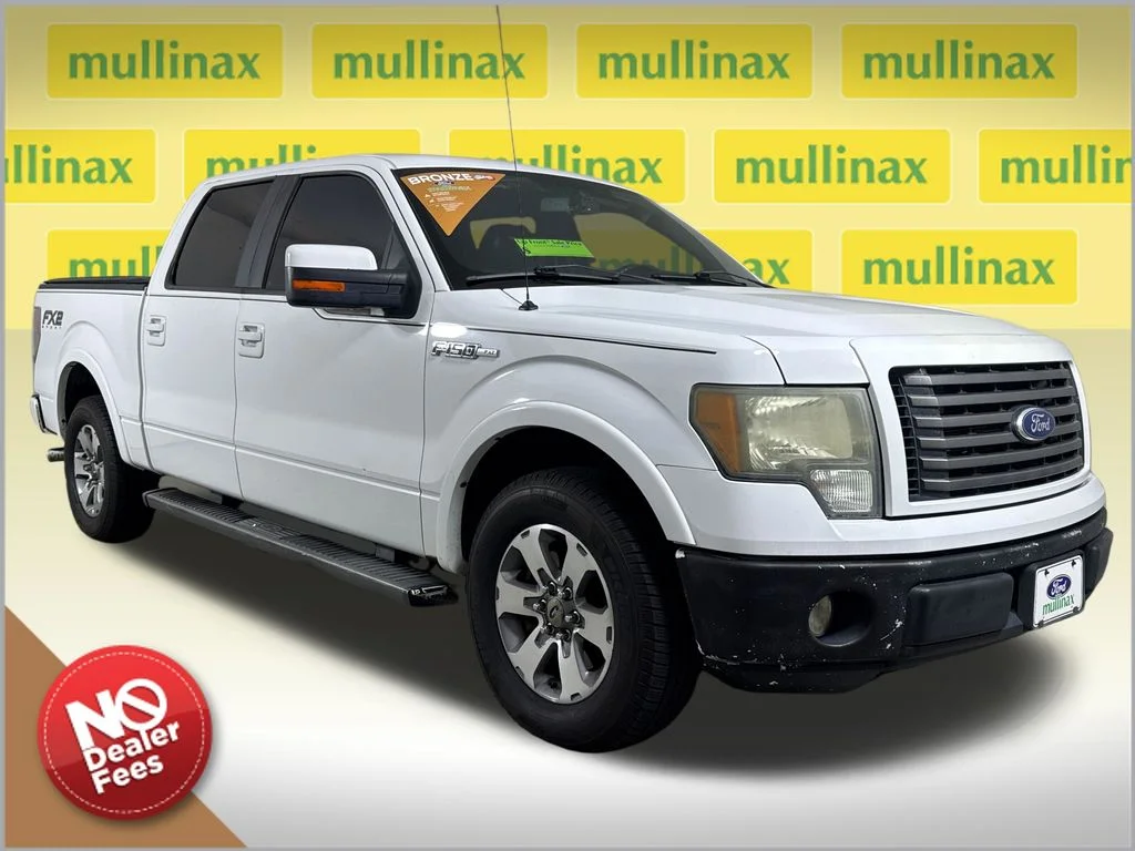 Used 2010 White Ford XLT image 1