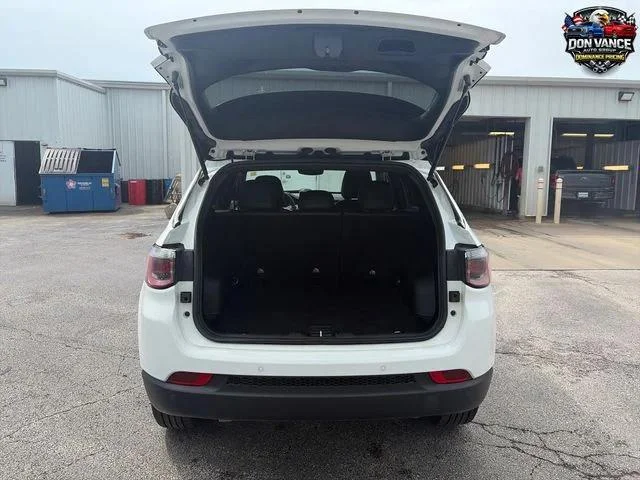Used 2025 White Jeep Limited image 21