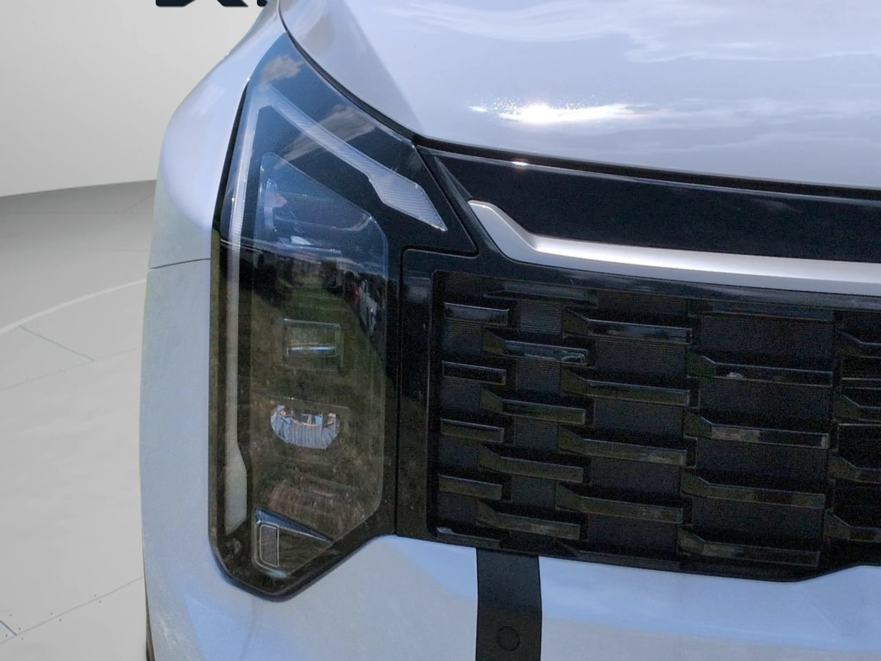 New 2026 Glacial White Kia EX image 40