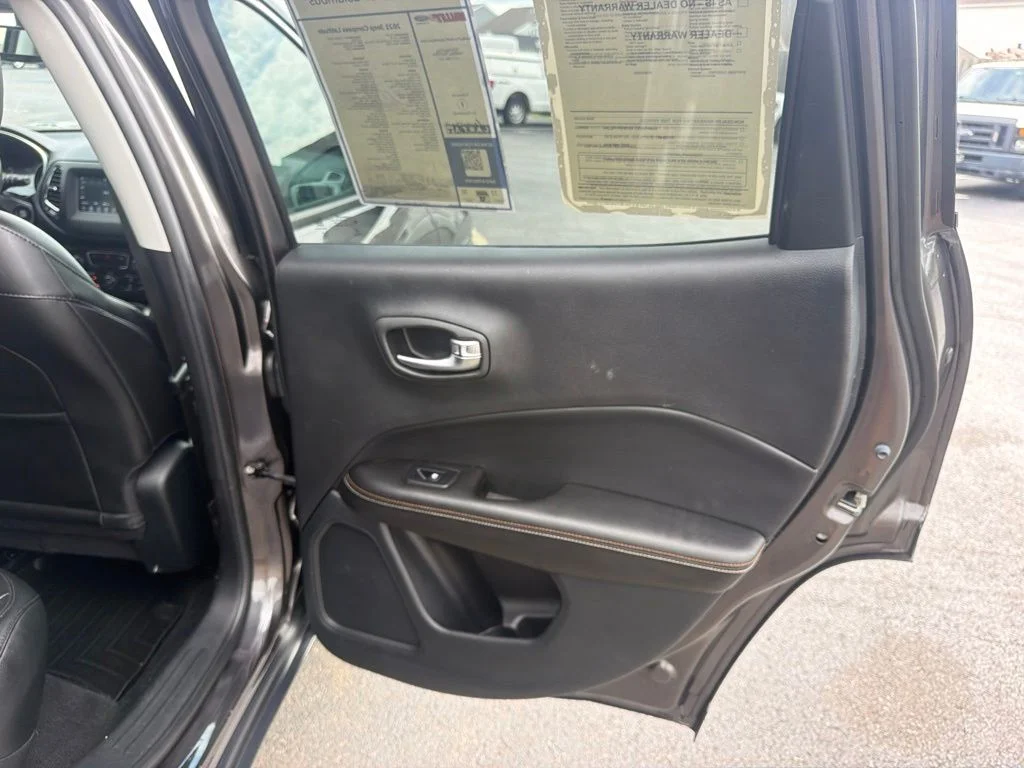 Certified Used 2021 Granite Crystal Clearcoat Metallic Jeep Latitude image 51