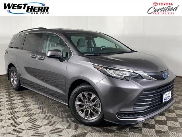 2023 Toyota Sienna 