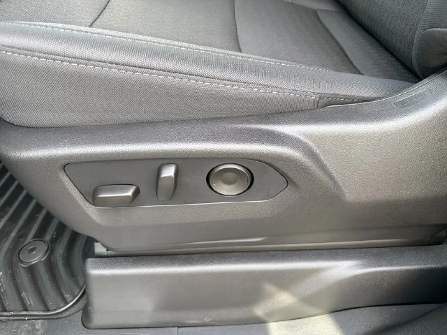New 2026 Sterling Metallic GMC Elevation image 19