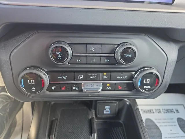 Used 2025 Green Ford Outer Banks image 24