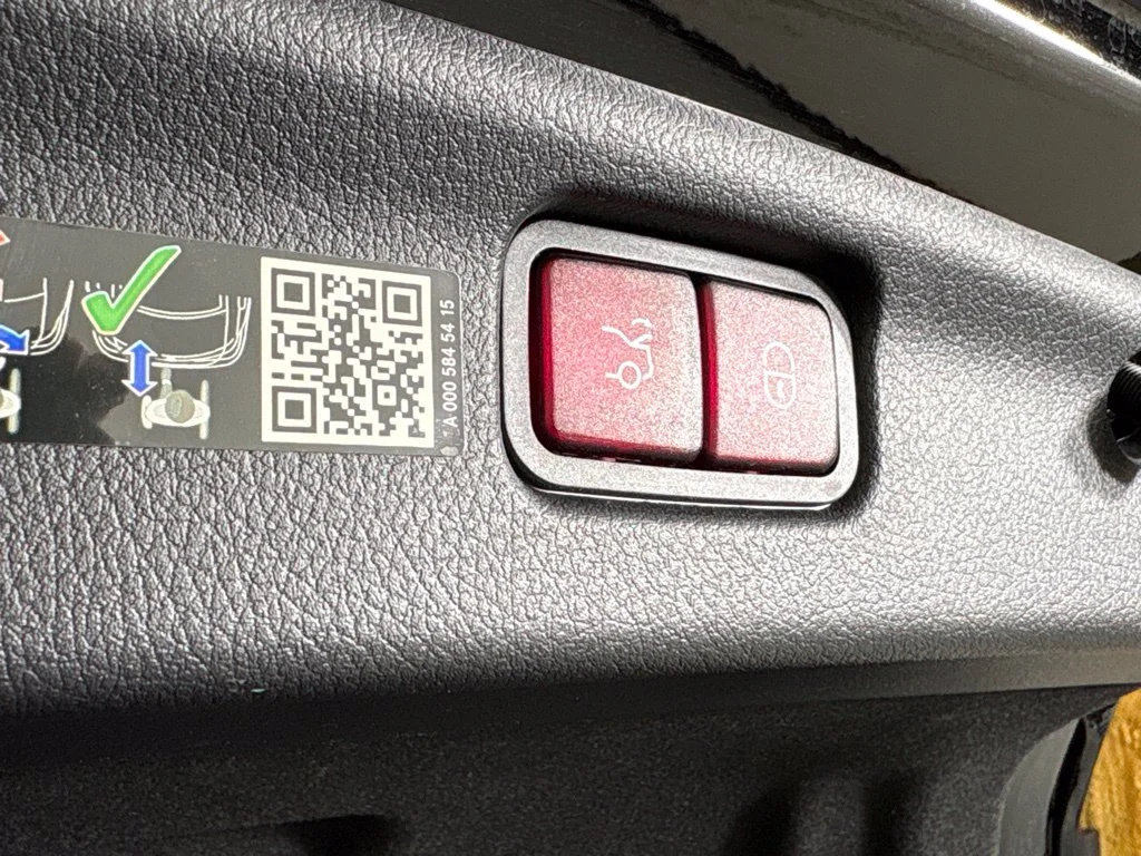 Used 2025 Black Mercedes-Benz C 300 image 23