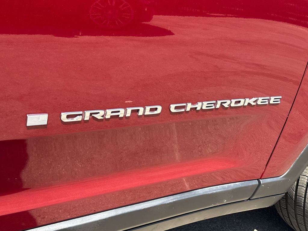 Used 2023 Red Jeep Limited image 8