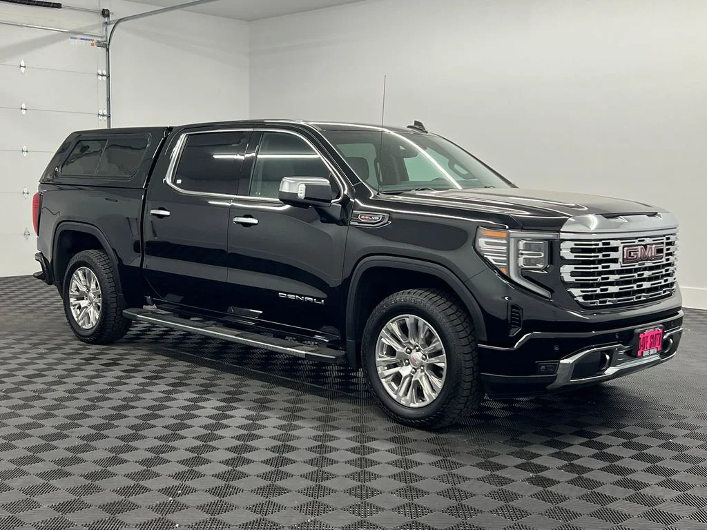 Used 2023 Onyx Black GMC Denali image 7