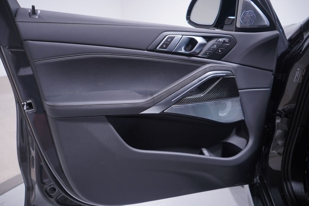 New 2027 Gray Metallic BMW M60i image 10
