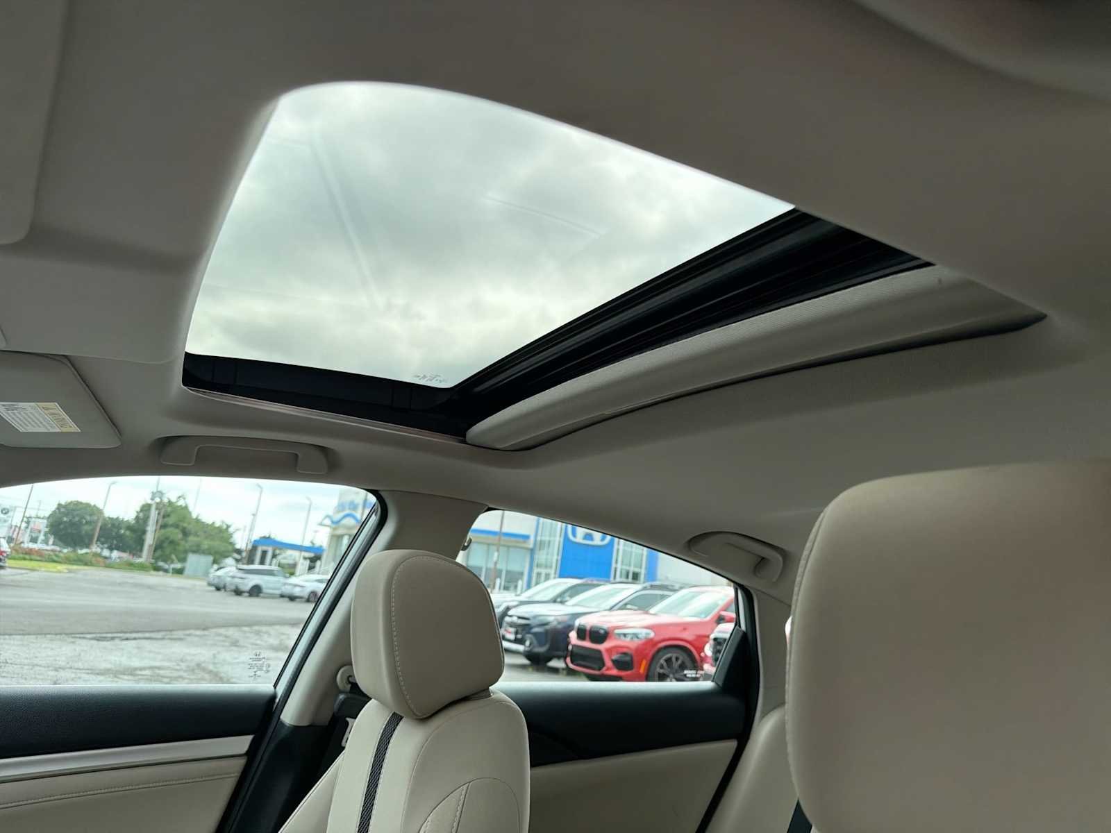 Used 2019 Platinum White Pearl Honda EX image 23