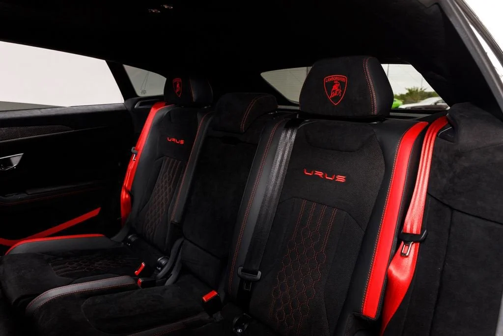 Used 2024 White Lamborghini Performante image 20