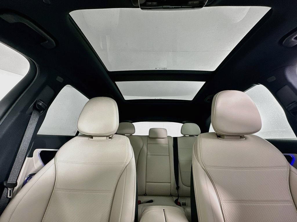 New 2026 Polar White Mercedes-Benz GLC 300 image 57