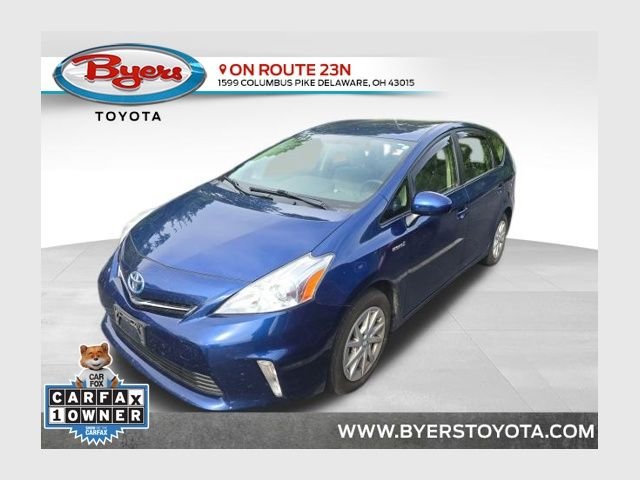 2014 Toyota Prius v Three's photo