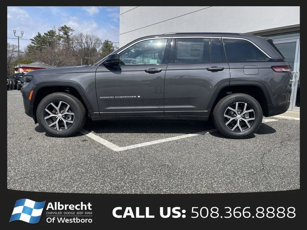 New 2026 Baltic Gray Metallic Clear-Coat Exterior Paint Jeep Limited image 2