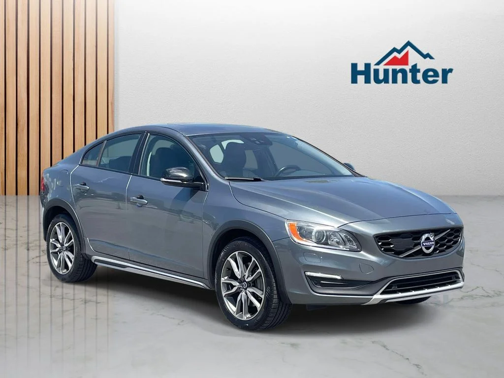 2018 Volvo S60 T5 AWD Cross Country Platinum's photo