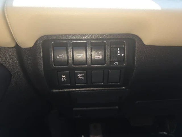 Used 2022 White Subaru Limited image 28