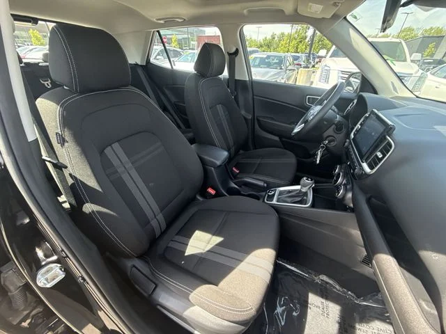 Used 2022 Black Hyundai SEL image 24