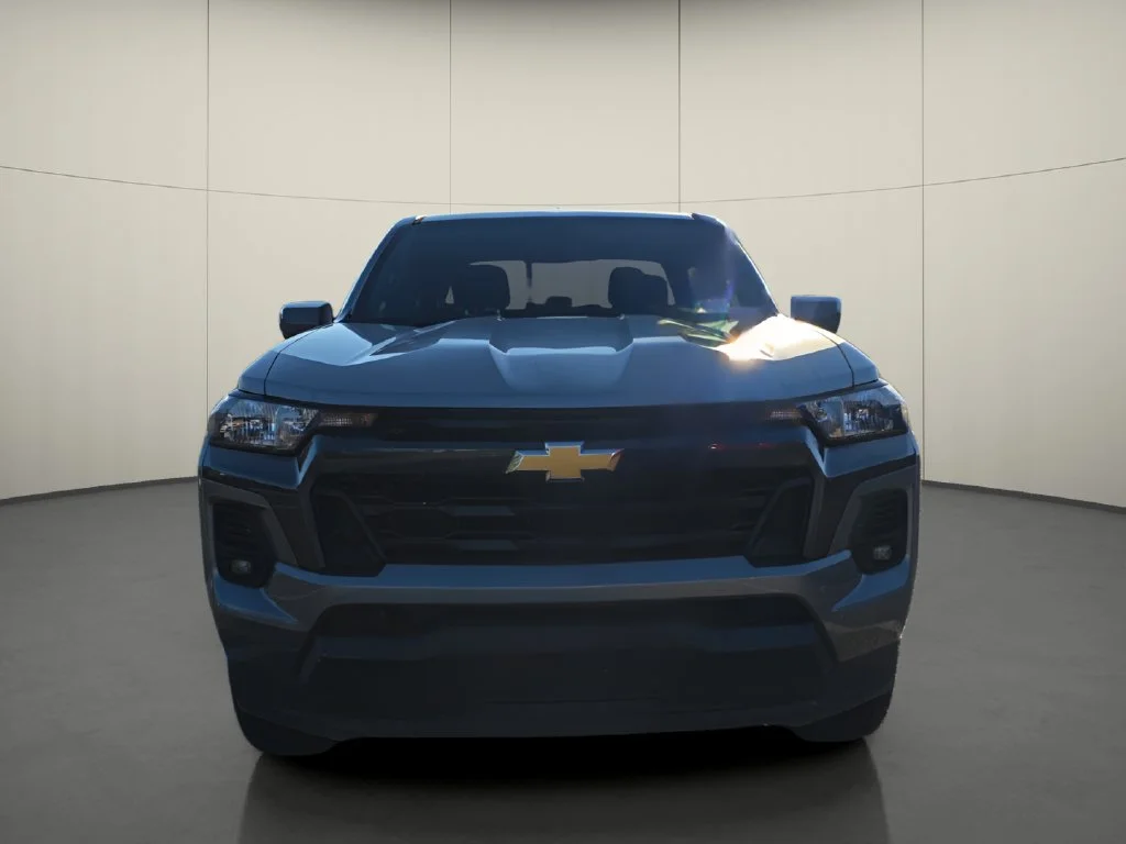 Used 2023 Gray Chevrolet LT image 2