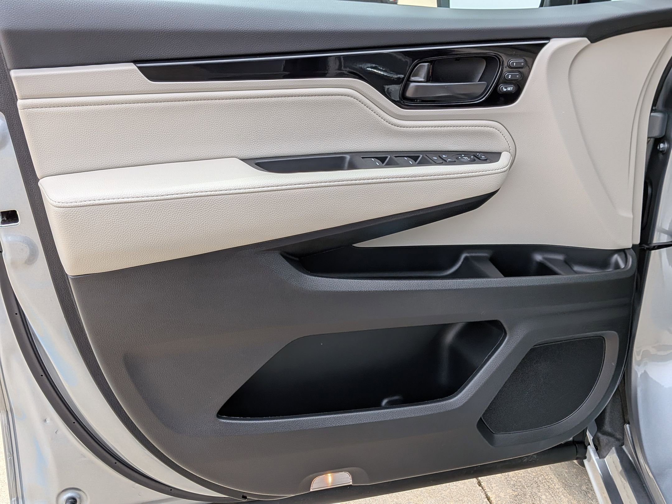 2025 Honda Odyssey Touring - Photo 12