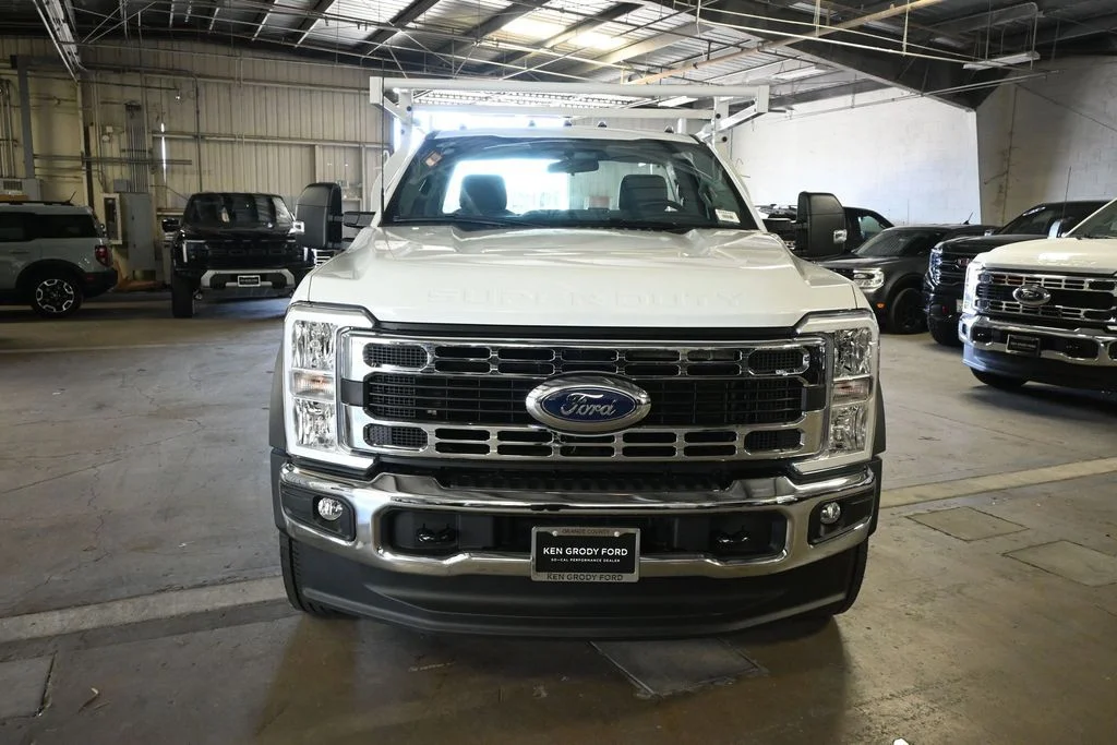 New 2026 Oxford White Ford XL image 4
